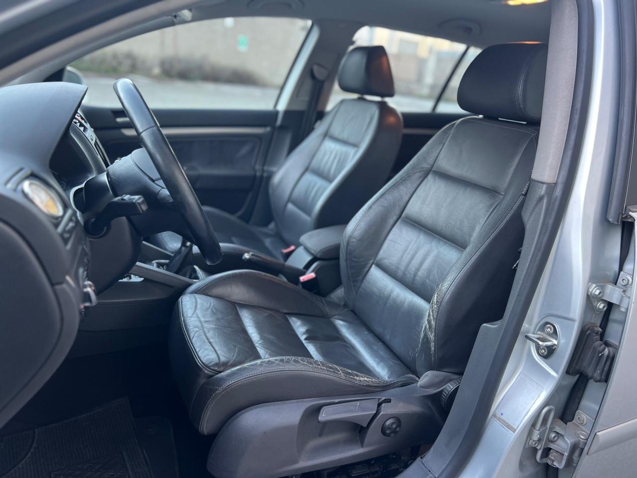Volkswagen Golf 2.0 16V TDI 5p. Sportline interni in pelle