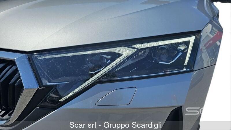 Skoda Octavia 2.0 TDI 150 CV DSG Wagon Executive con FARI MATRIX E CERCHI D 18