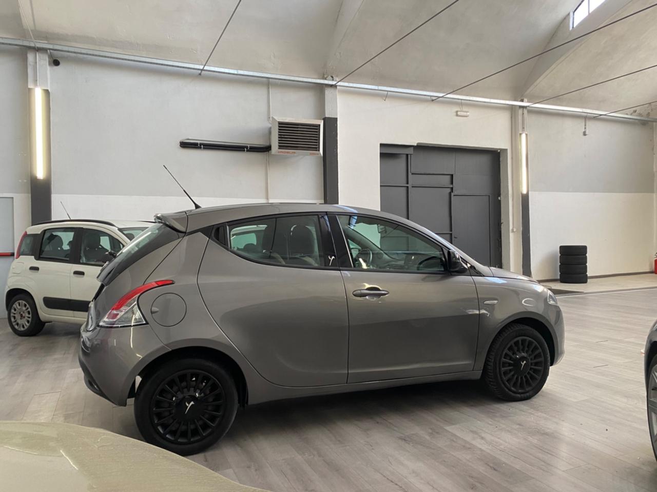 Lancia Ypsilon 1.2 69 CV 5 porte Elle