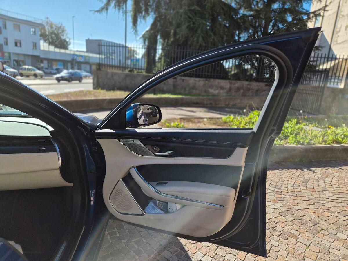 Jaguar XF II Berlina 2021 2.0d i4 mhev R-Dyn.HSE rwd 204cv auto