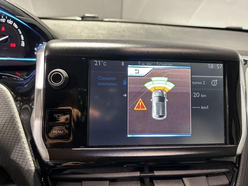 Peugeot 2008 1.2 VTi 82CV Allure + NAVIGATORE