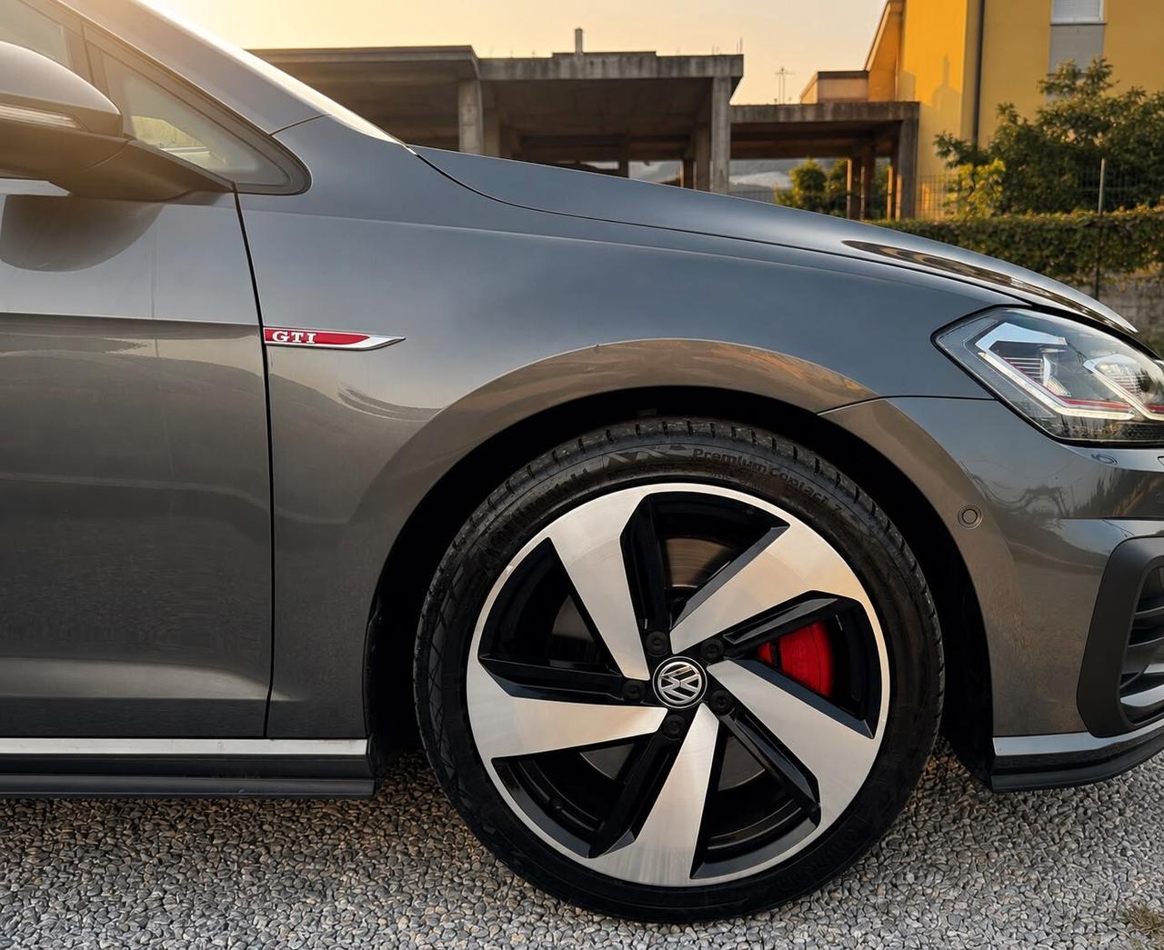 Volkswagen Golf GTI Performance 2.0 245 CV TSI DSG