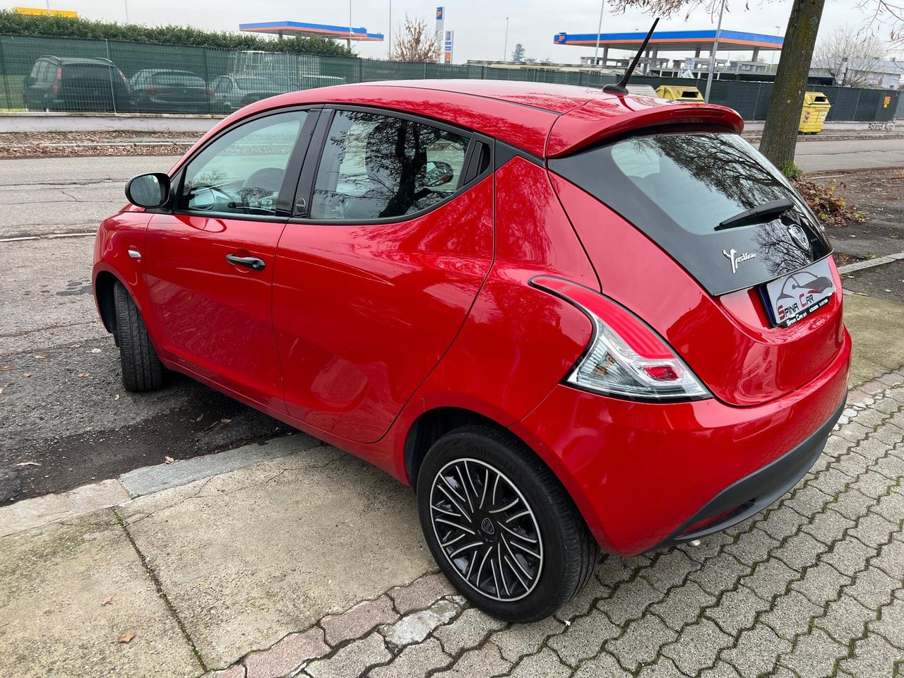 Lancia Ypsilon 1.0 FireFly 5 porte S&S Hybrid Ecochic Gold