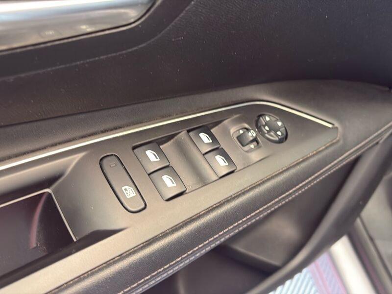 Peugeot 3008 BlueHDI 130 EAT8 S&S Allure *Promo*