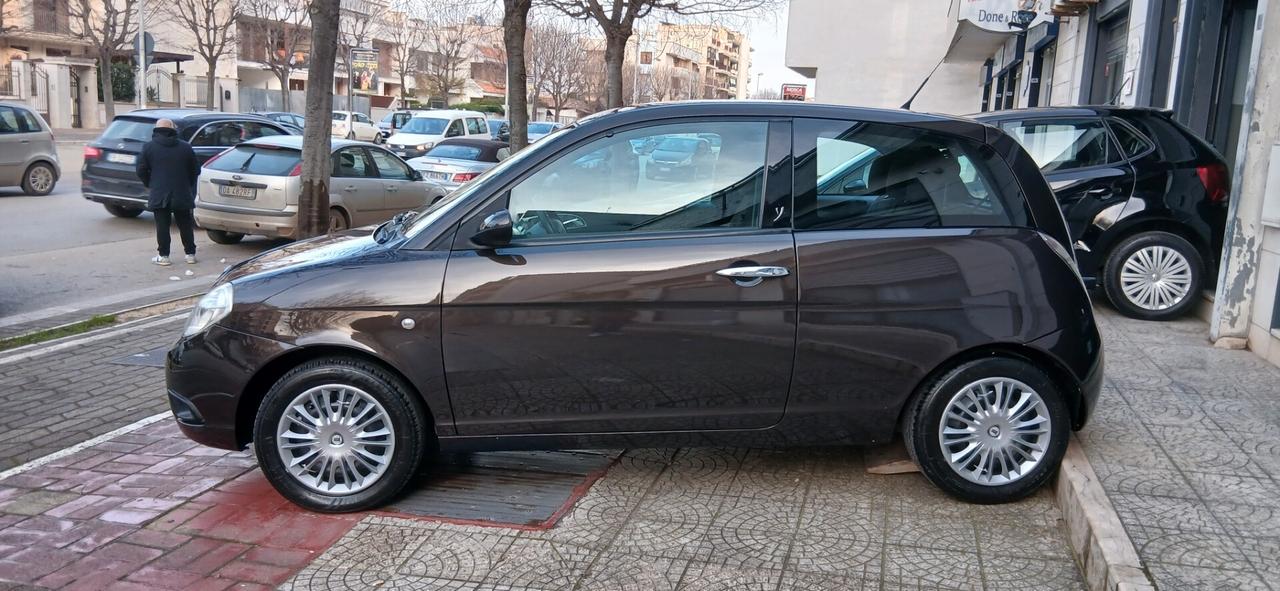 LANCIA YPSILON 1.2 PARI AL NUOVO
