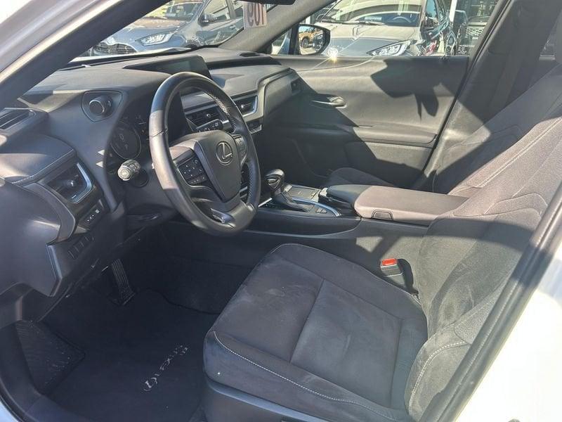 Lexus UX Hybrid Premium 4WD