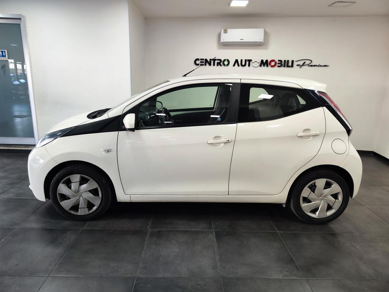 Toyota Aygo 1.0 VVT-i 69 CV 5 porte x-wave