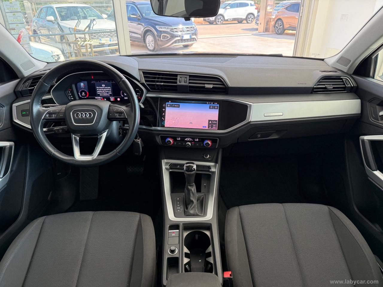 AUDI Q3 35 TDI S tronic Business