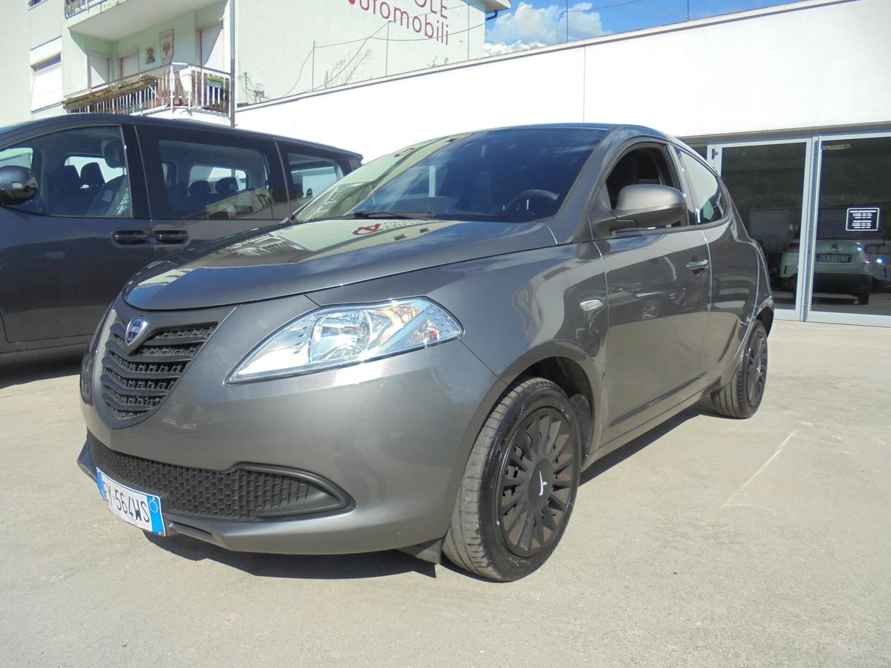 Lancia Ypsilon 1.2 69 CV 5 porte Gold