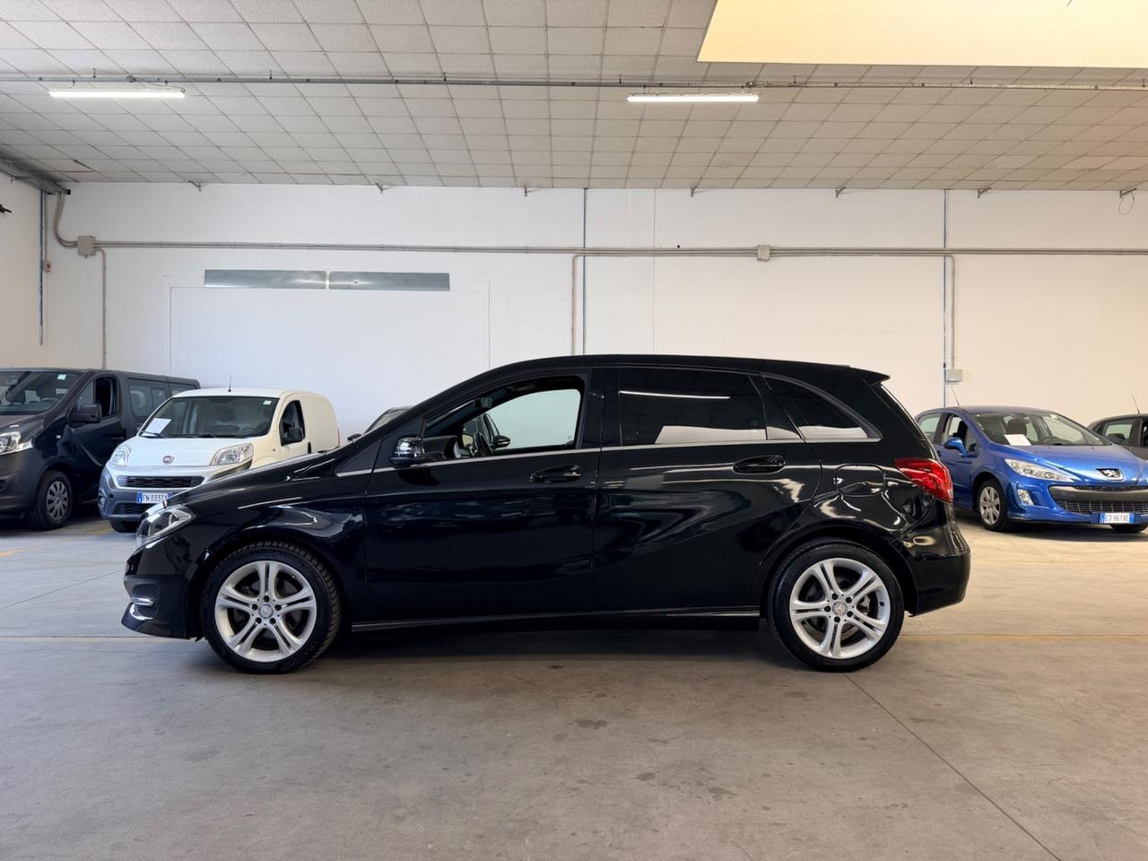 Mercedes-benz B 200 Premium