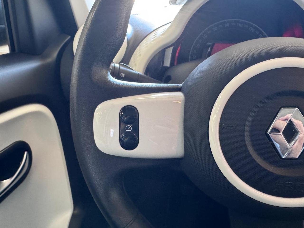 Renault Twingo 1.0 65cv NEOPATENTATI , LED NAVI CLIMA AUTO, UNIPRO