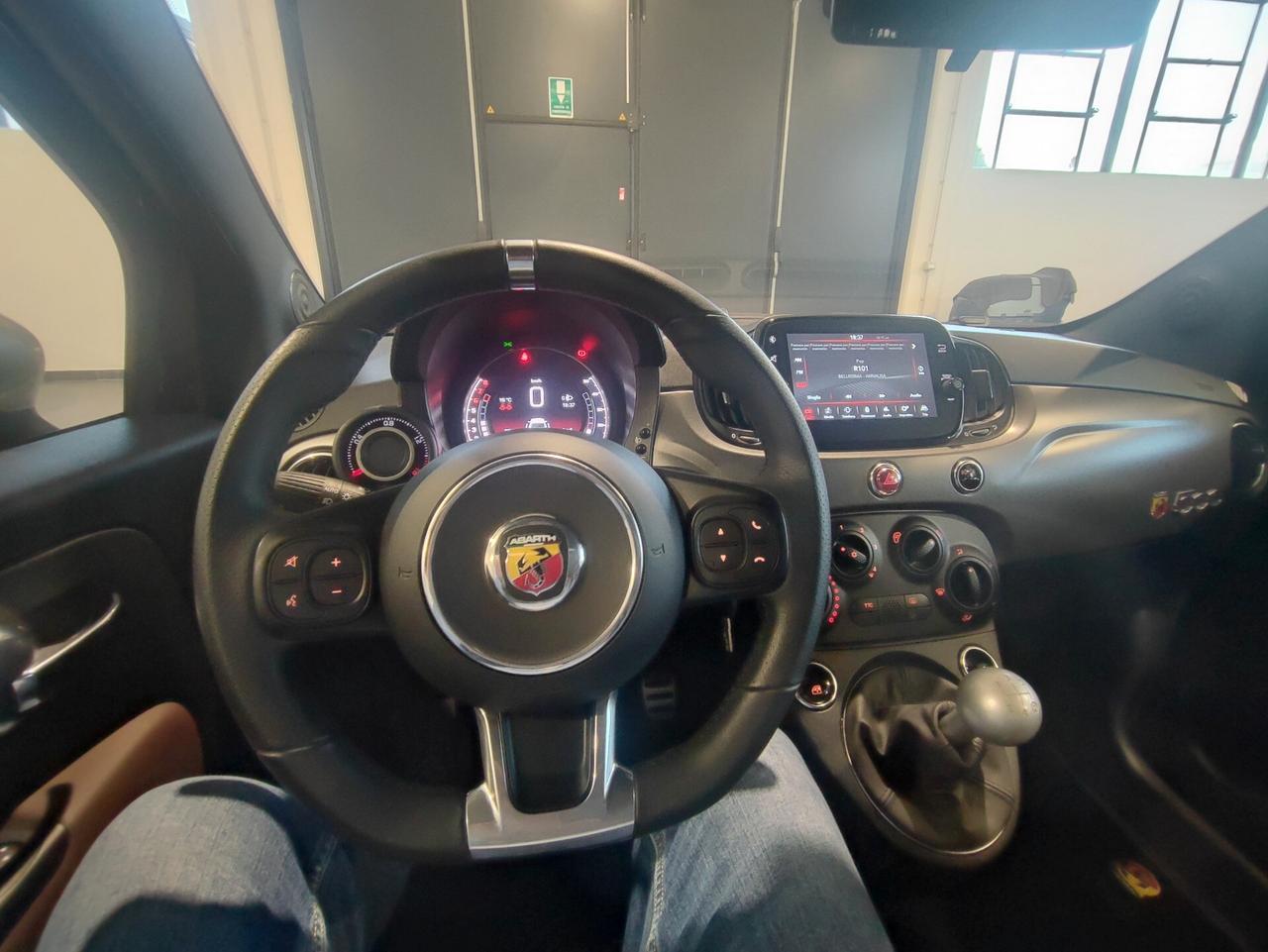 Abarth 595 1.4 T-Jet 165CV • Cerchi 17’’ • Scarico sportivo • Fari Bi-Xeno