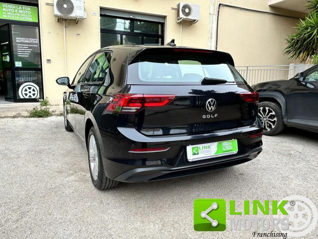 VOLKSWAGEN Golf 8 LIFE