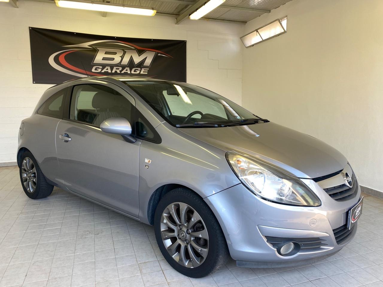 Opel Corsa 1.2 80CV 3 porte GPL-TECH Edition