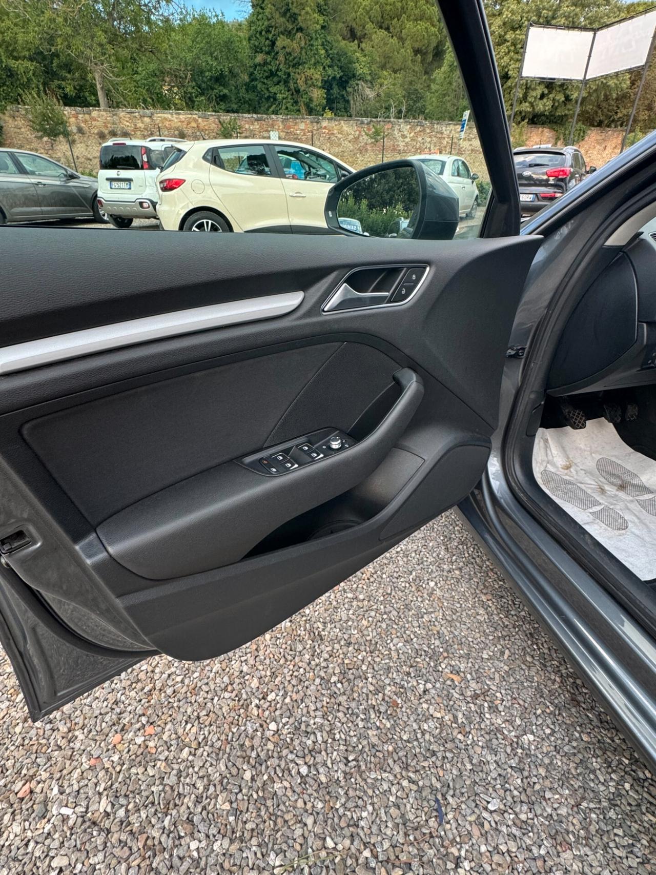 Audi A3 1.6 TDI clean diesel Attraction