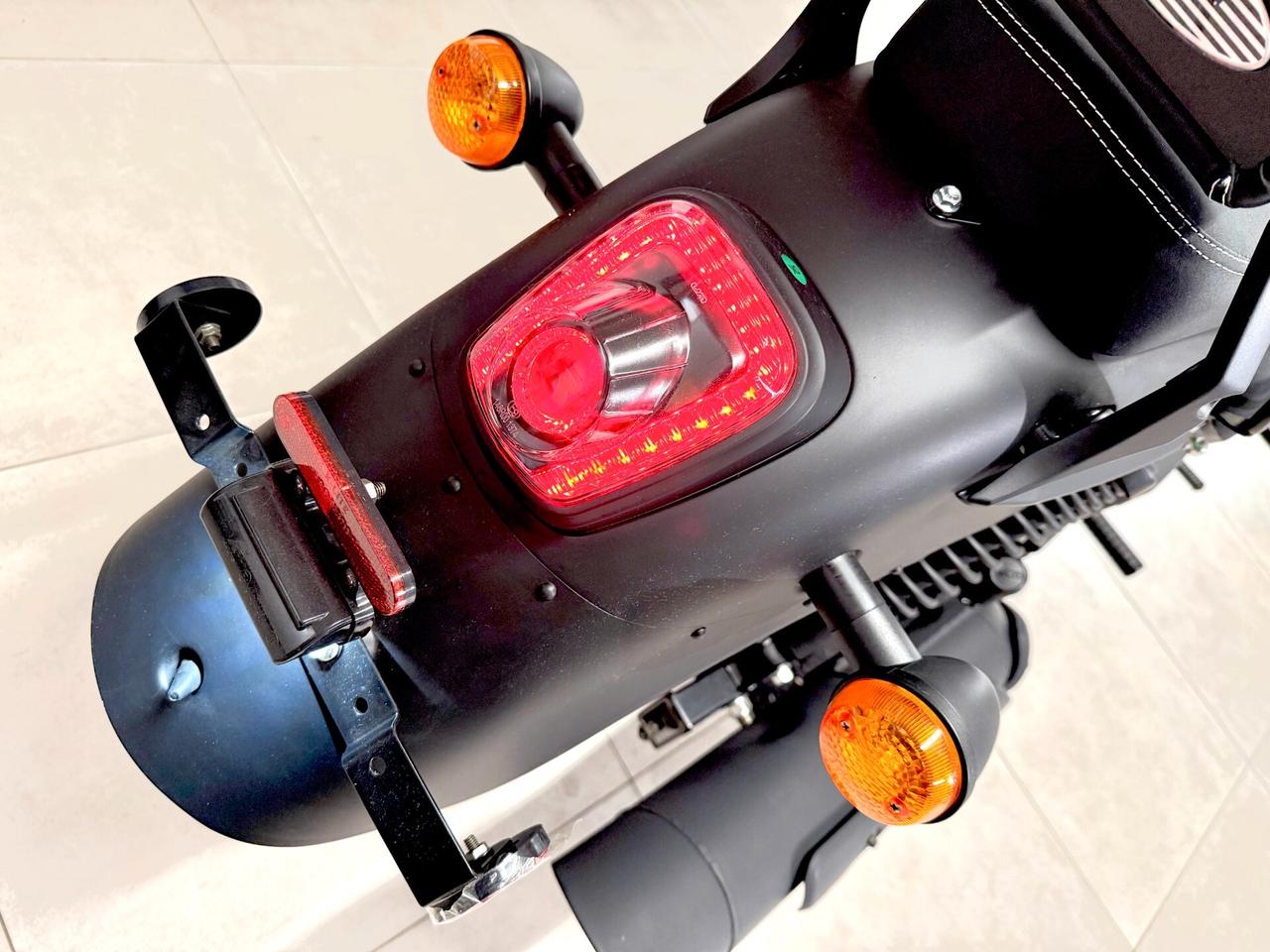 UM RENEGADE COMMANDO 125 - TASSO ZERO