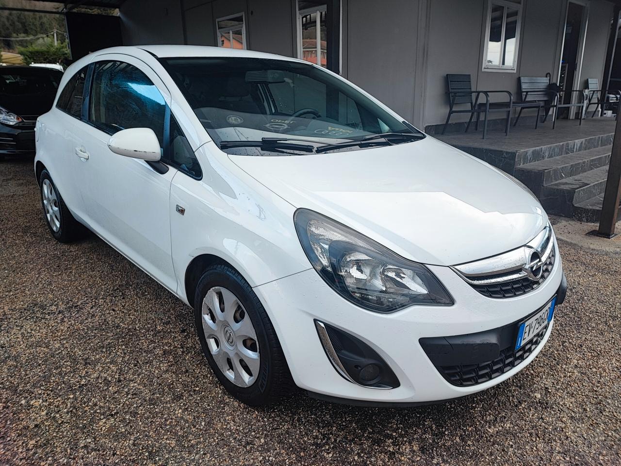 Opel Corsa 1.2 GPL-TECH b-color