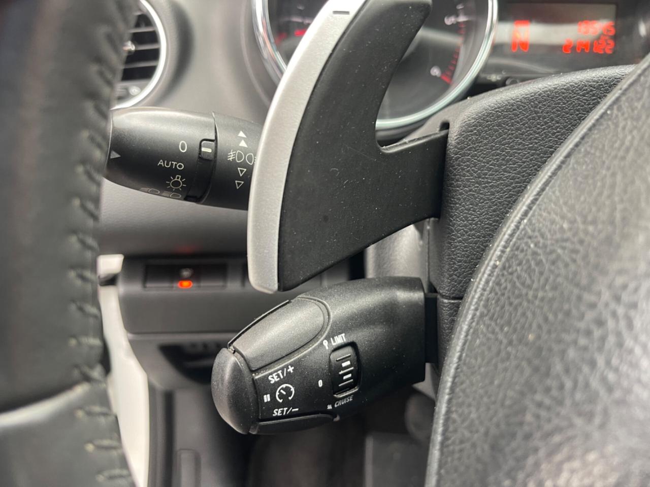 Peugeot 3008 1.6 e-HDi 112CV cambio robotizzato Stop&Start Allure