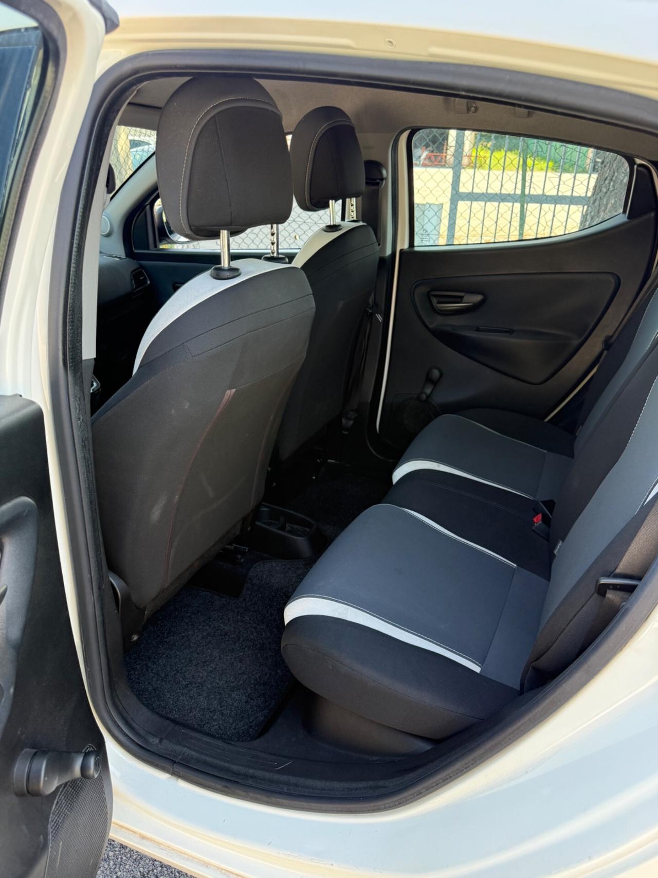 Lancia Ypsilon Ecochic Euro6B neopatentati uniprop