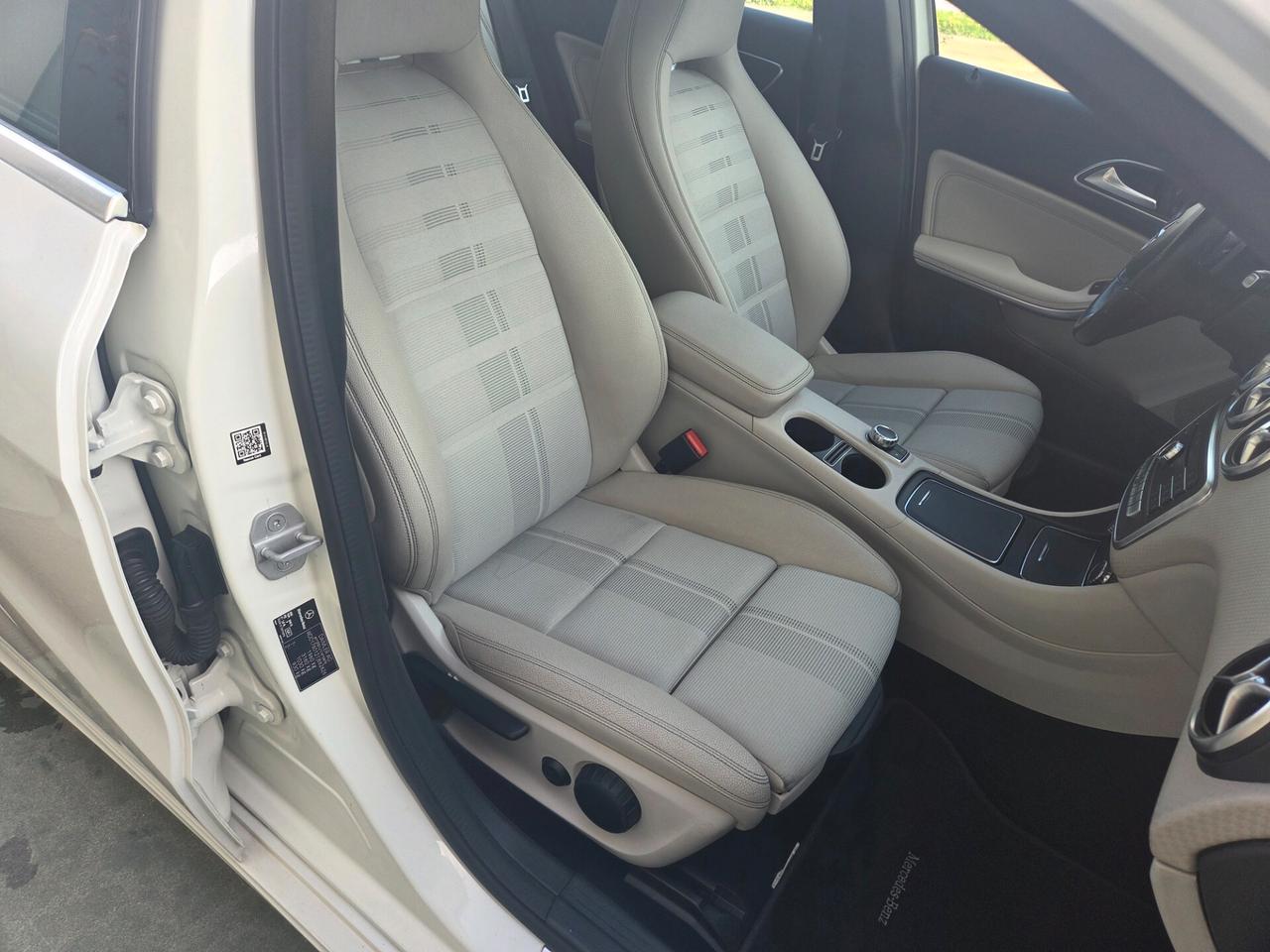 Mercedes-benz A180d Sport White restay7G2017