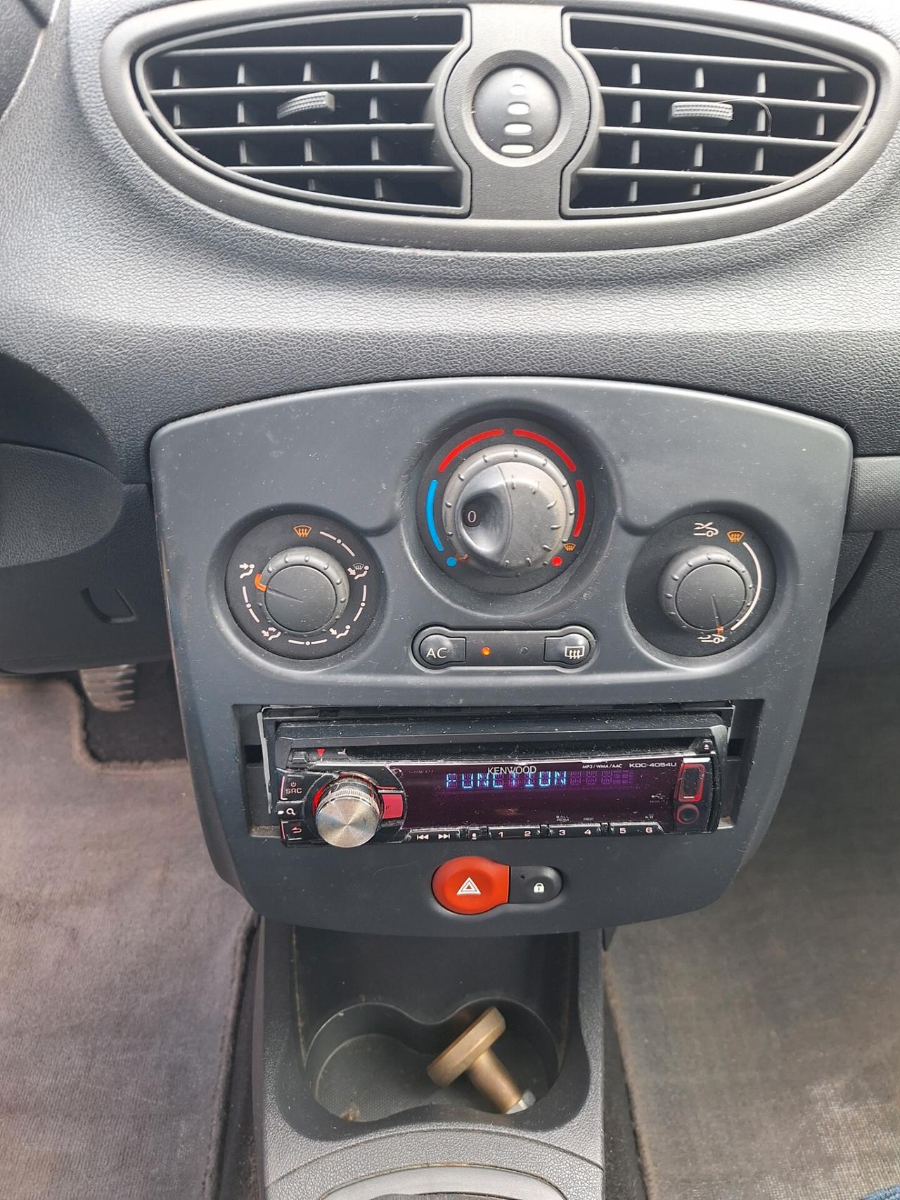 Renault Clio 1.2 B/GPL 75 CAVALLI OK NEOPATENTATI - 2008
