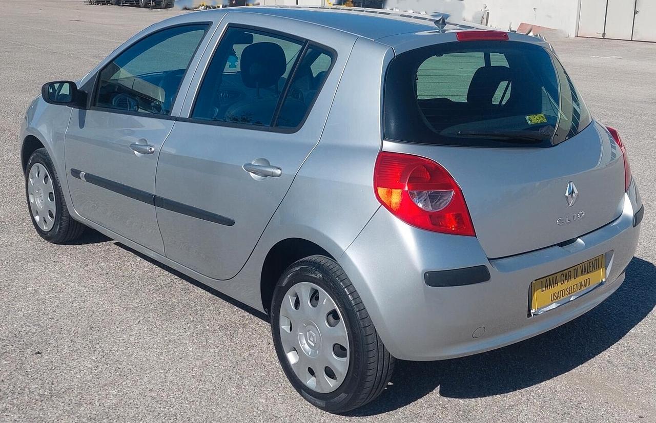 RENAULT CLIO 1.2 -PARI AL NUOVO-NEOPATENTATI
