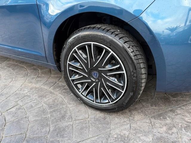 Lancia Ypsilon 1.0 FireFly 5 porte S&S Hybrid Ecochic Gold