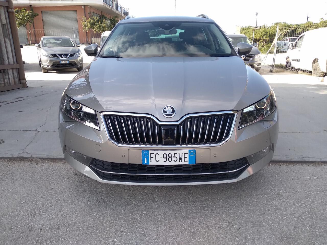 Skoda Superb 2.0 TDI DSG Wagon Executive