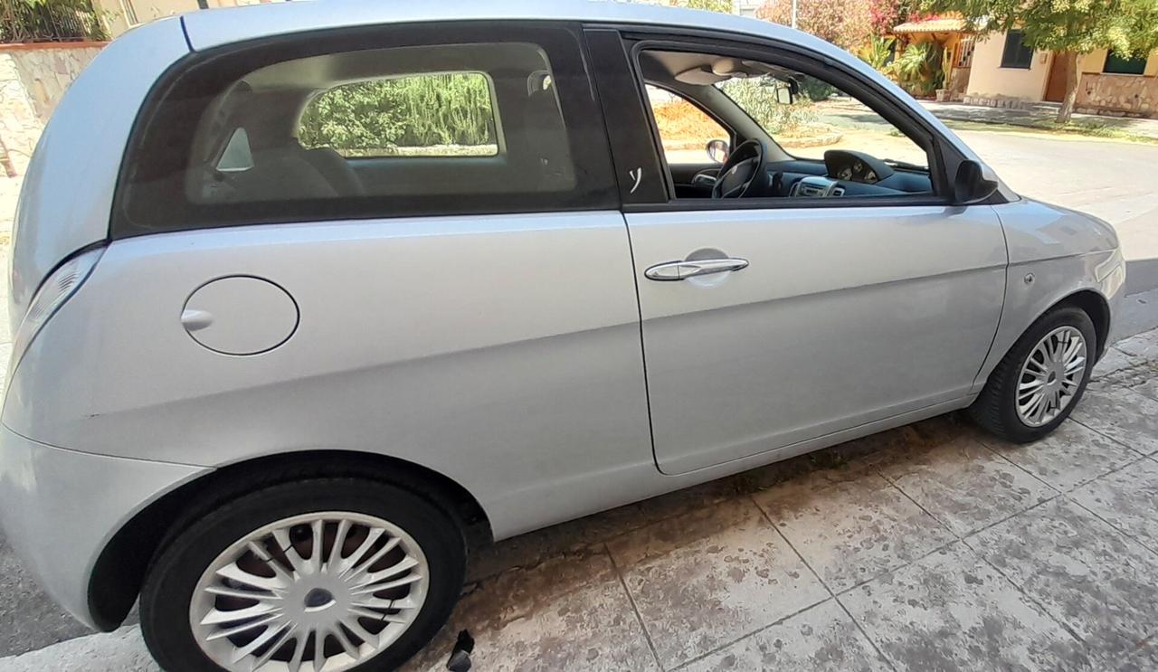 Lancia Ypsilon 1.2 Argento