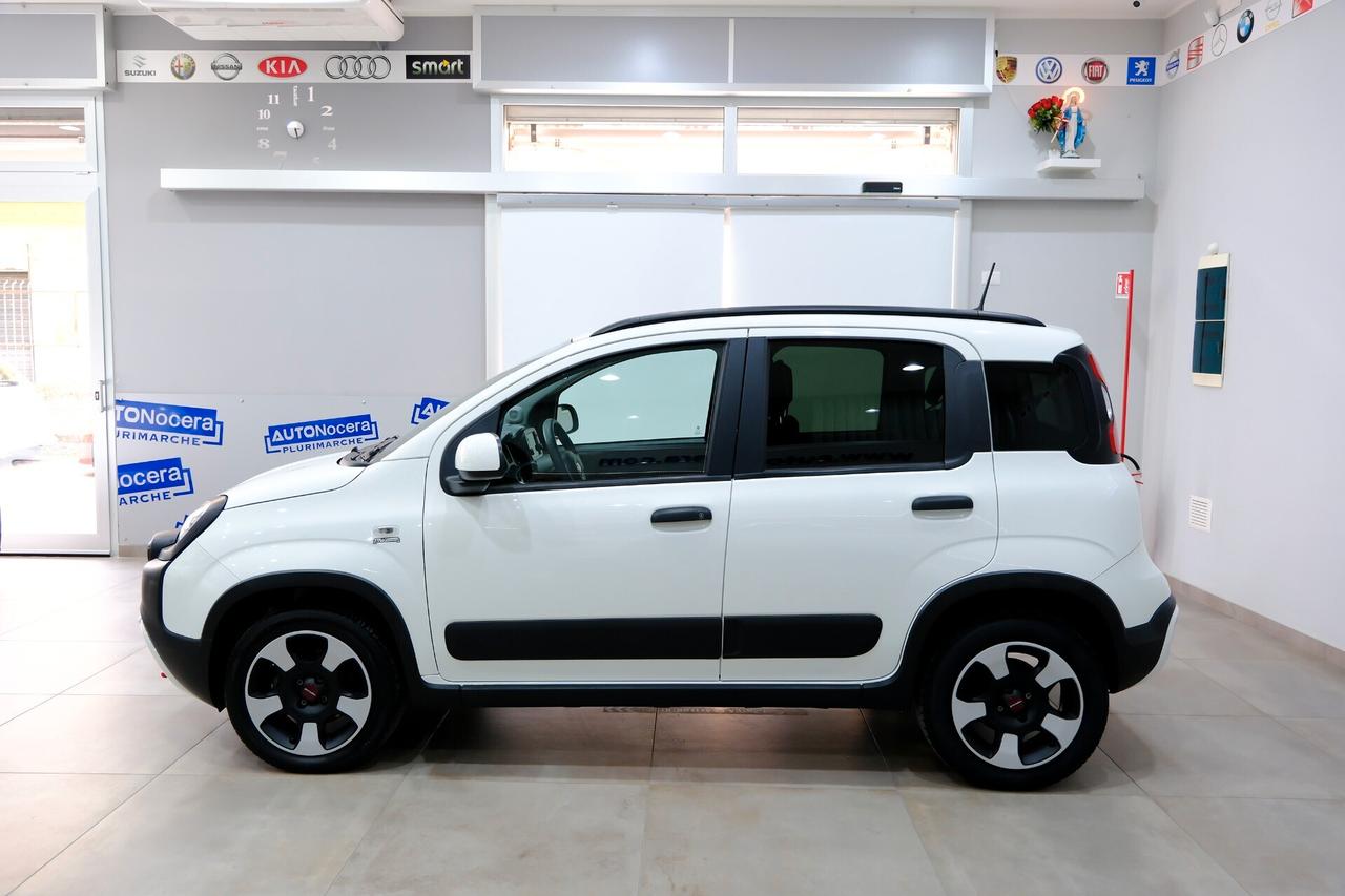 Fiat Panda Cross 1.0 HYBRID 70 cv CARPLAY
