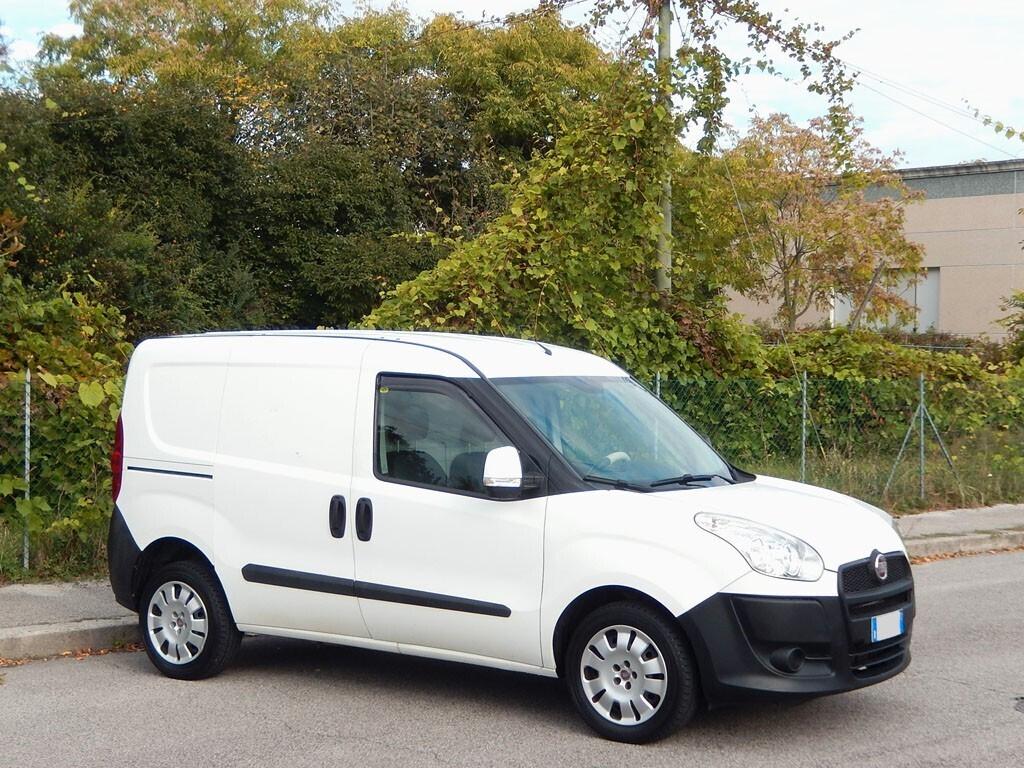 FIAT DOBLO' 1.4 T-Jet Metano con GANCIO TRAINO