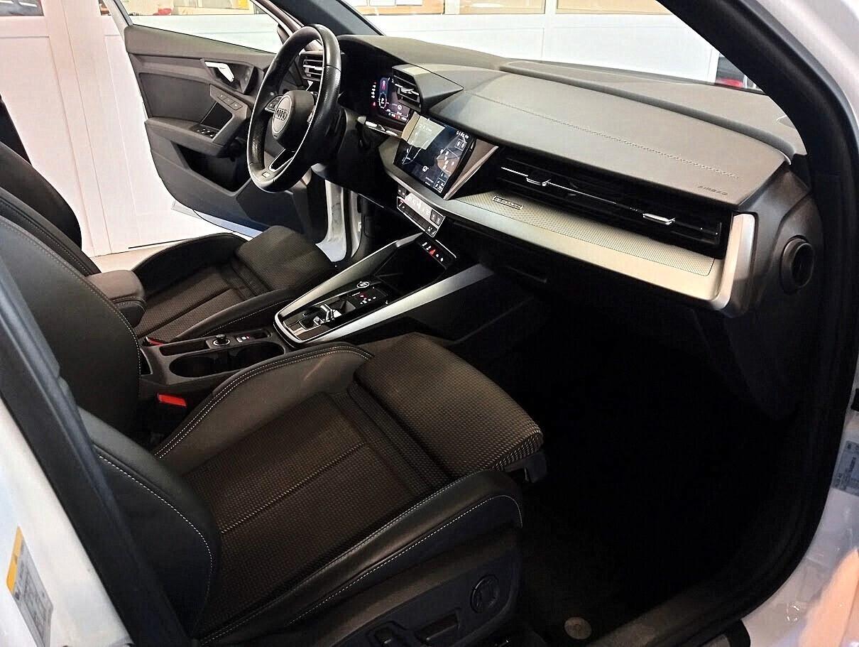 Audi A3 Sportback 40 2.0 TDI 200CV SLINE QUATTRO 19" IDENTITY BLACK