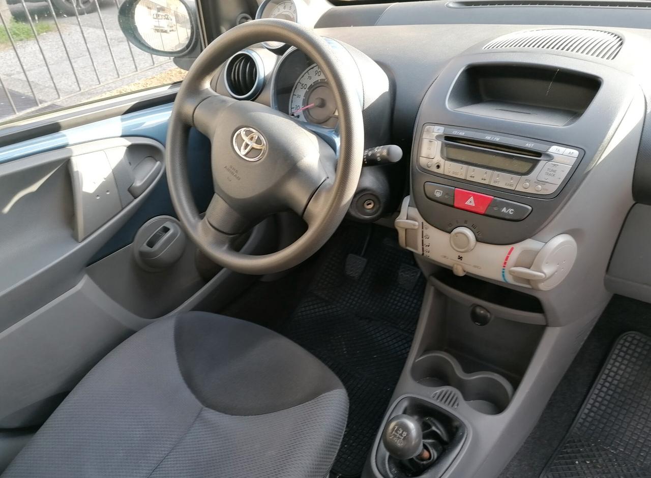 Toyota Aygo 1.0 12V VVT-i 5 porte Sol