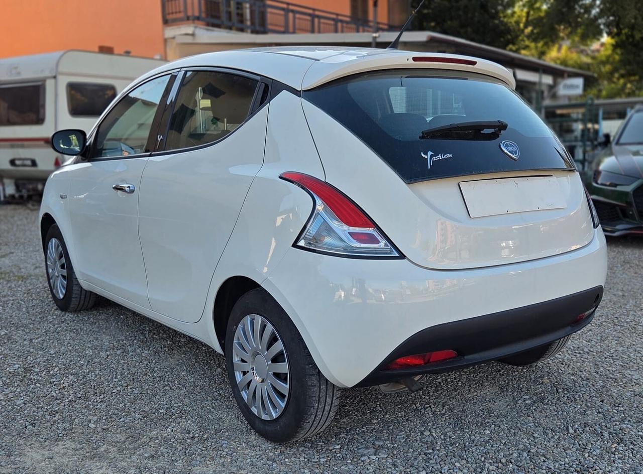 Lancia Ypsilon 1.2 69 CV 5 porte S&S Silver