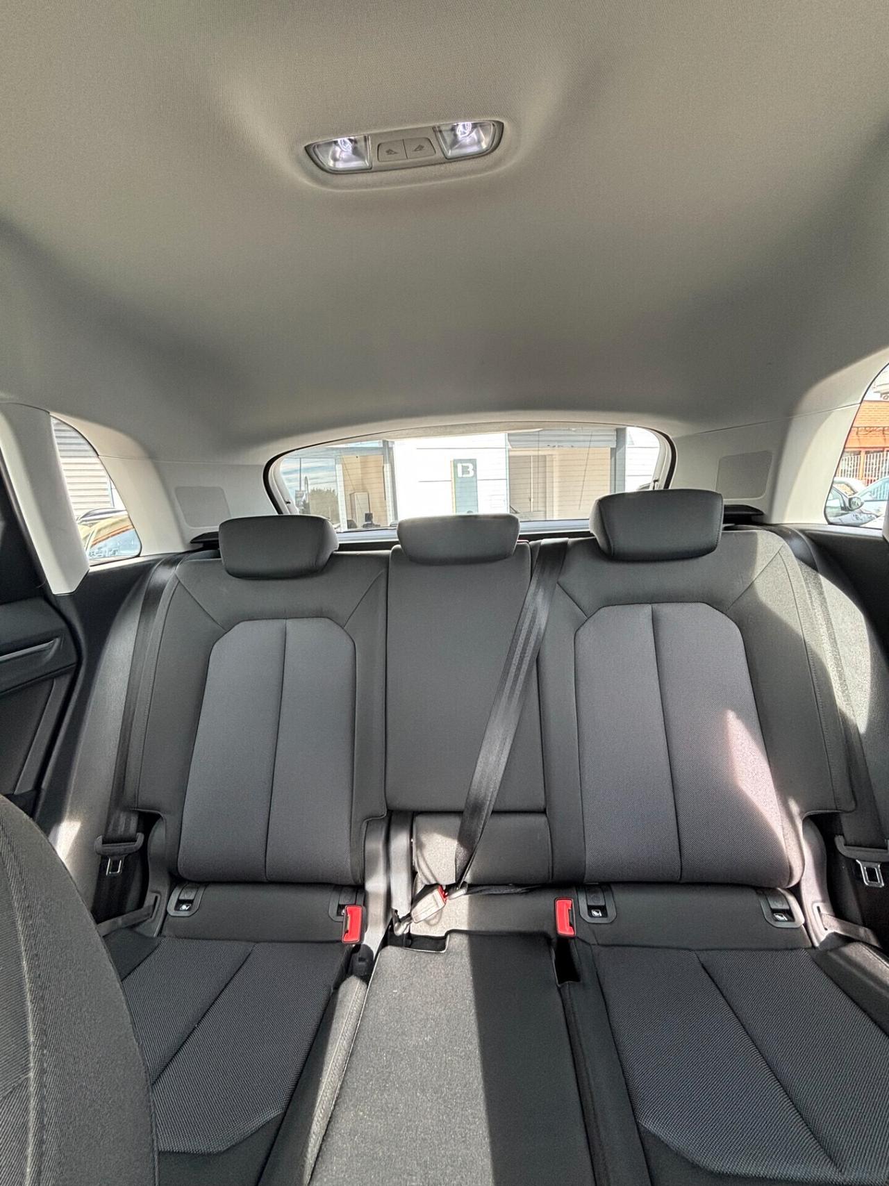 Audi Q3 35 TDI S tronic Business