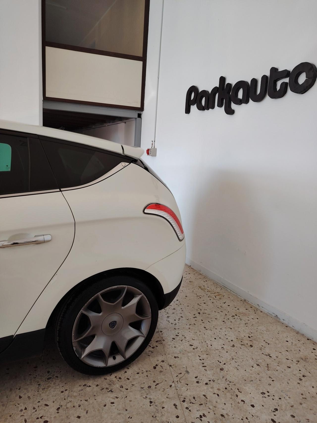 Lancia Delta 1.6 MJT DPF Silver