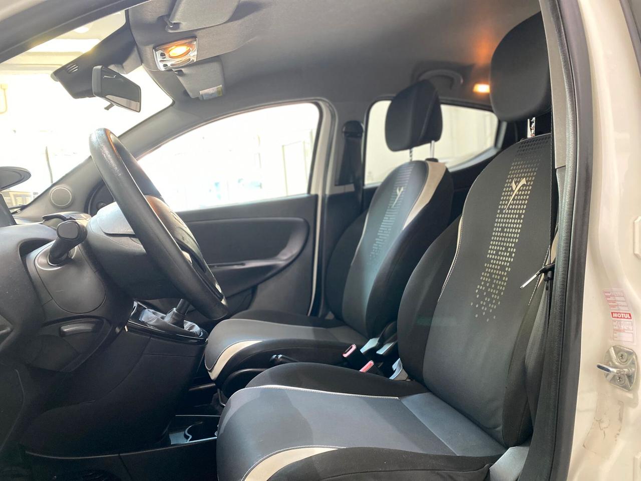 Lancia Ypsilon 1.2 69 CV 5 porte ELLE