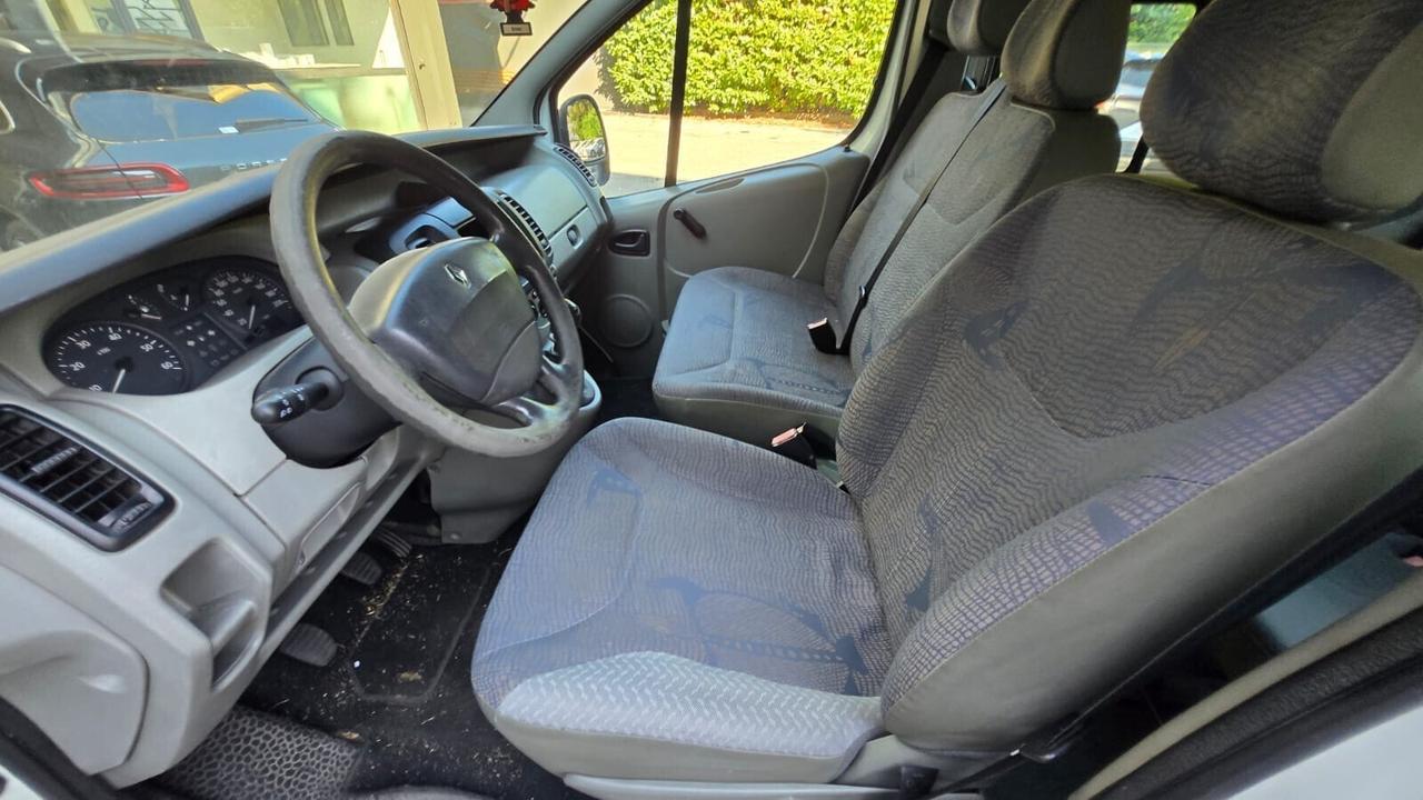 Renault Trafic T29 1.9 dCi/100CV PC-TN Combi