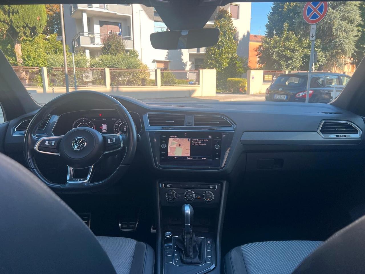 VW TIGUAN 2.0 TDI SCR DSG AD. BlueM. Techn. R-LINE PACK