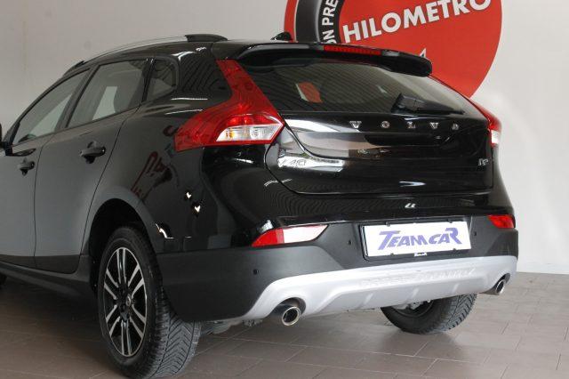 VOLVO V40 Cross Country D2 Business FULL-LED