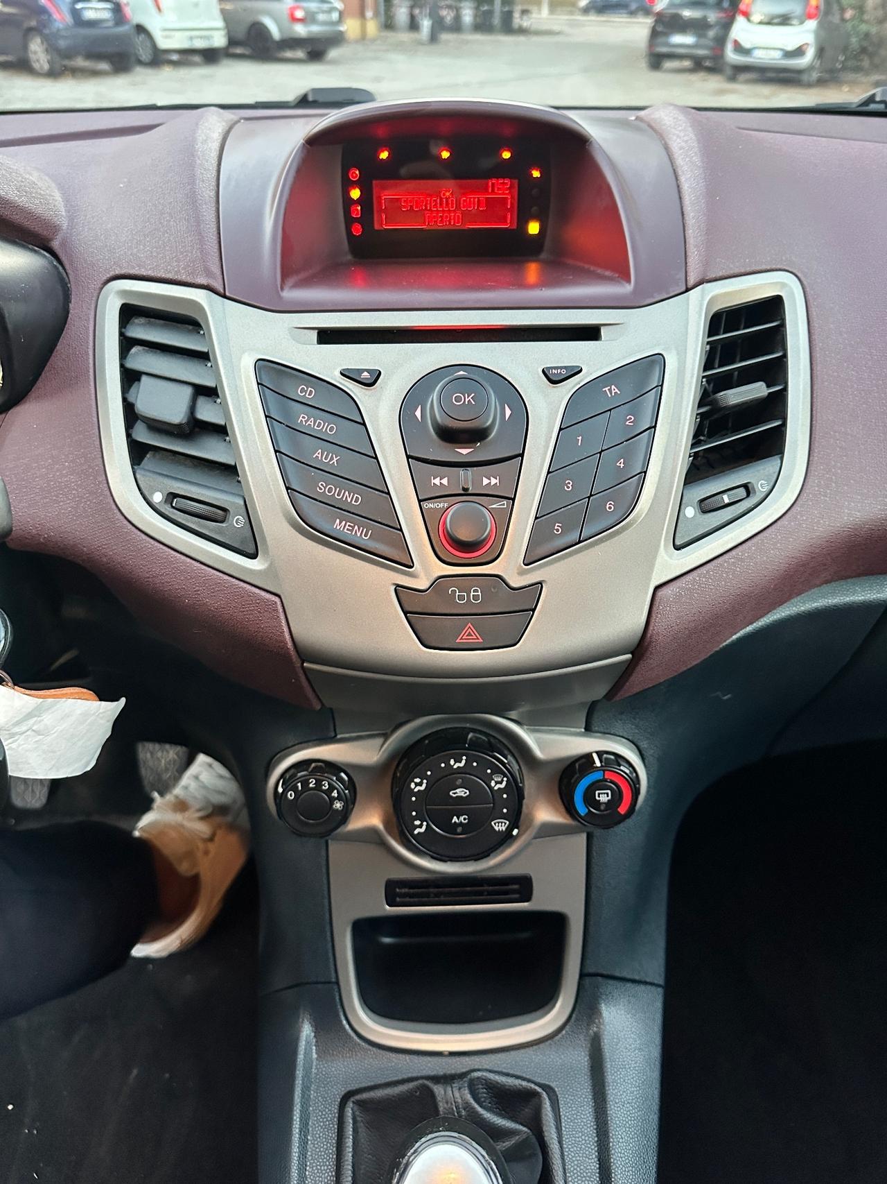 Ford Fiesta 1.4 5 porte Bz.- GPL Titanium