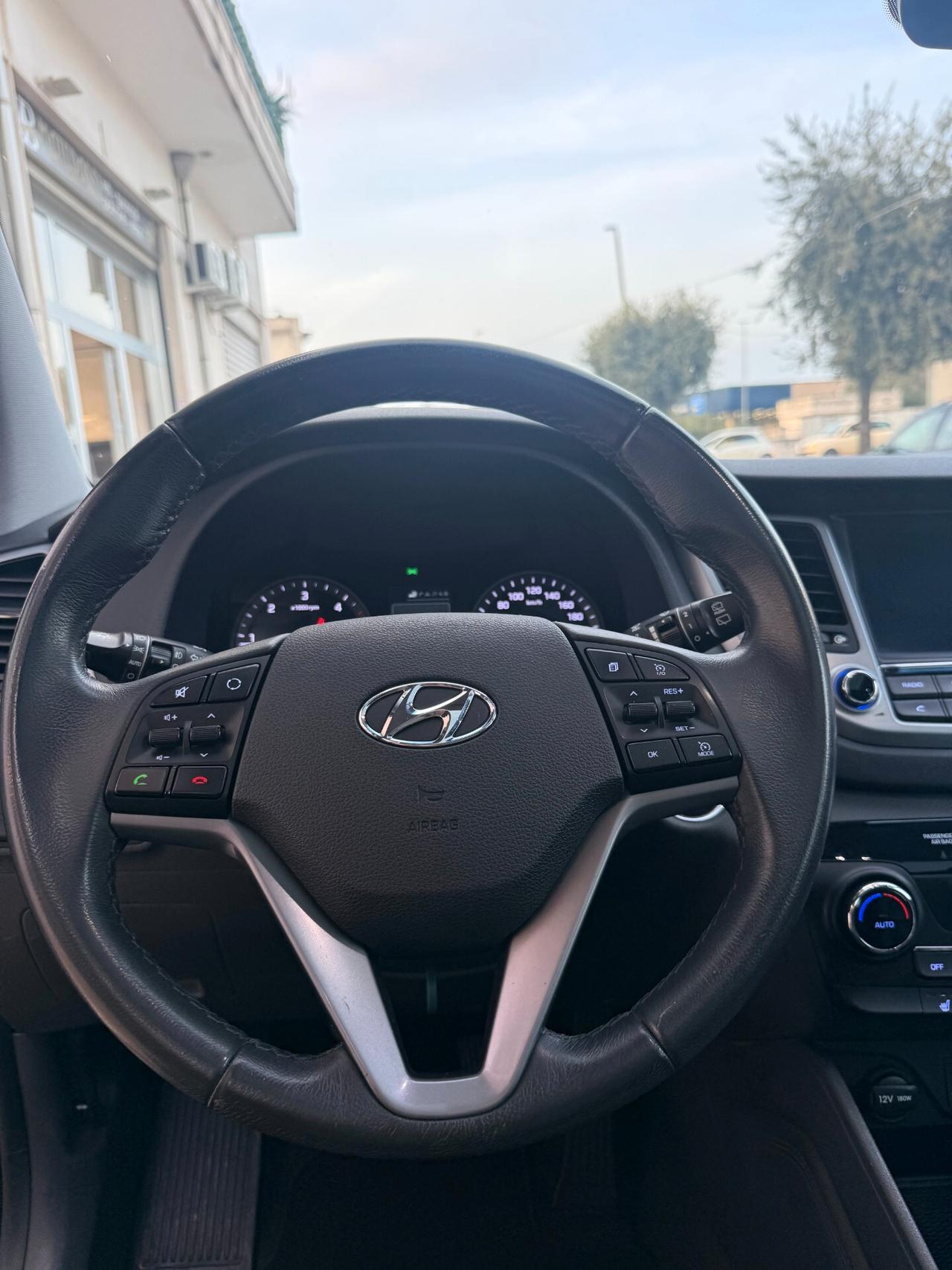 Hyundai Tucson 1.7 CRDi XPossibleTETTO APRIBILE,TELECAMERA,NAVI,ANDROID AUTO,BLUETOOTH,FULL LED,PELLE