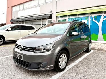 Volkswagen Touran 1.6 TDI 7 posti Neopatentati