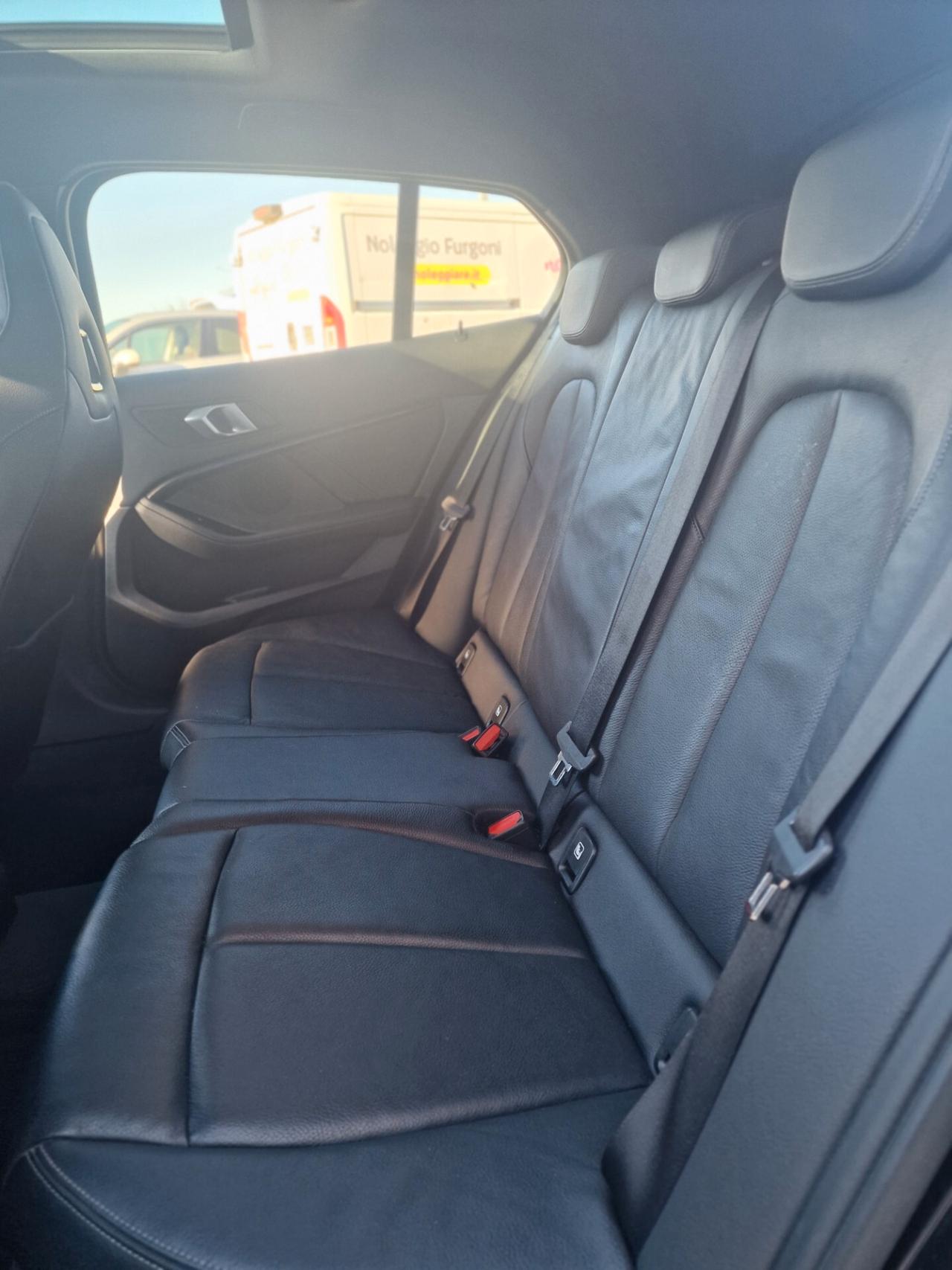 Bmw 116 116d 5p. Msport