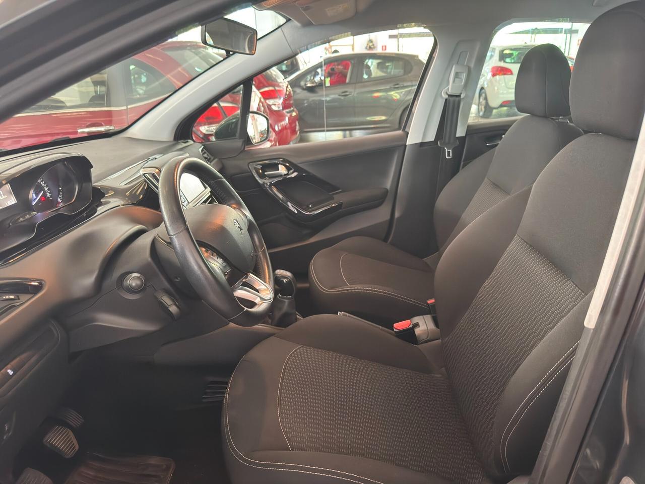 Peugeot 208 PureTech 82 5 porte Allure