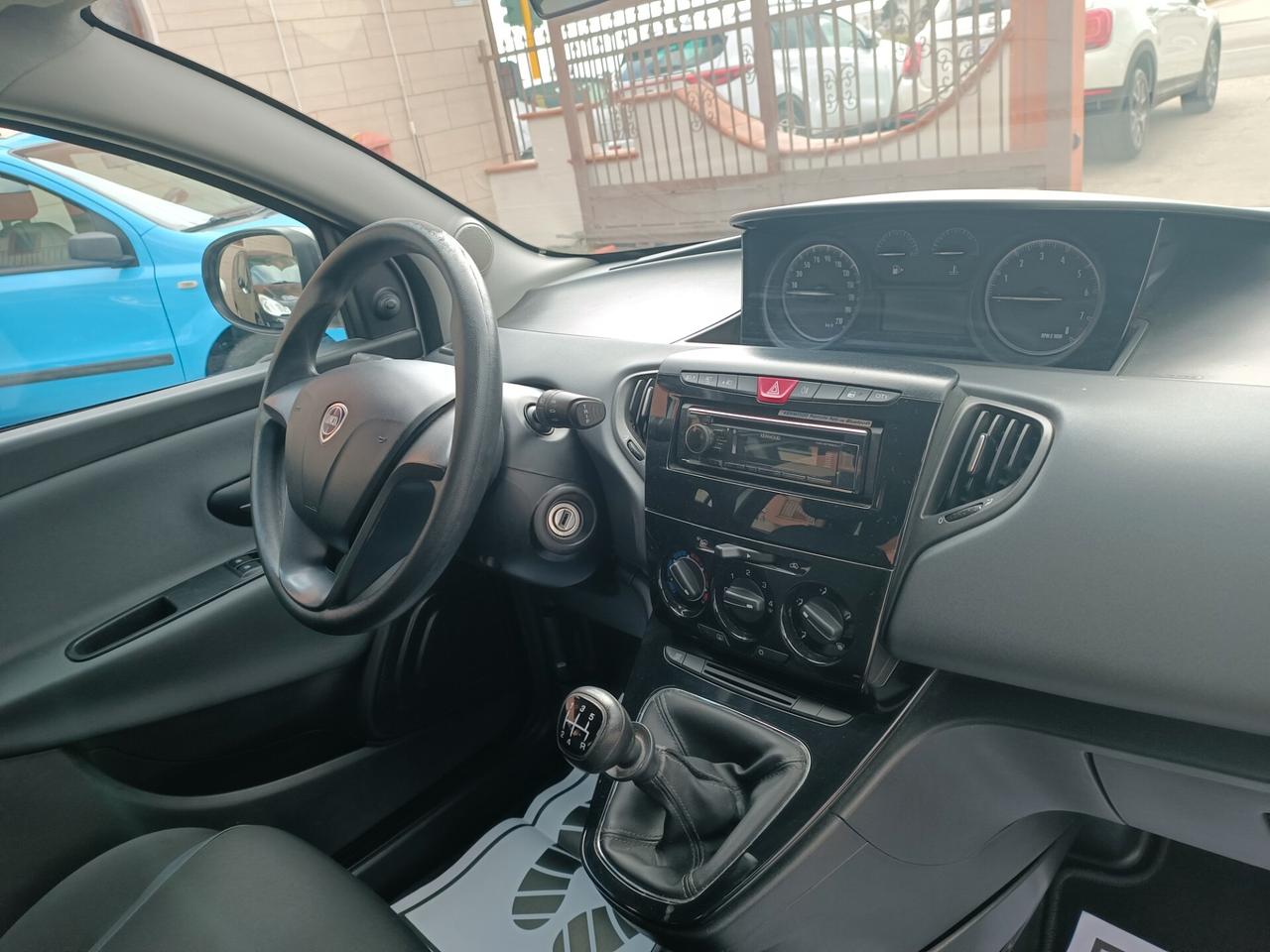 Lancia Ypsilon 1.2 69 CV