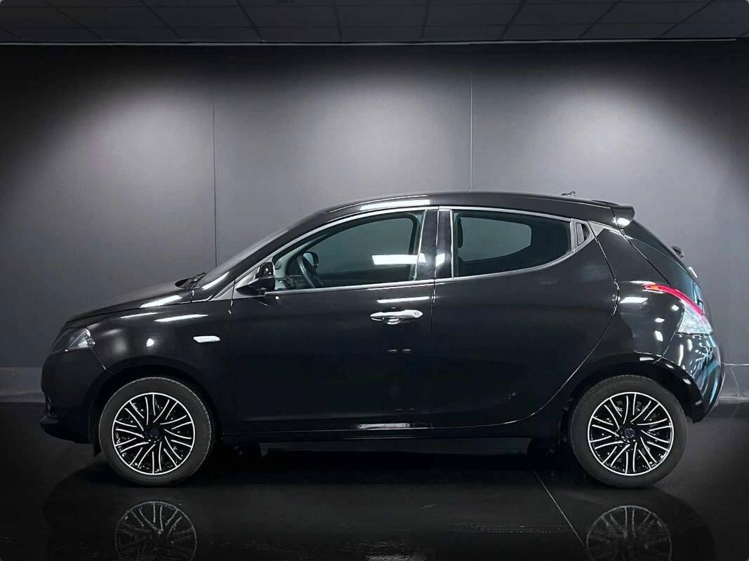 Lancia Ypsilon III 1.0 firefly hybrid Gold s&s 70cv 5p.ti