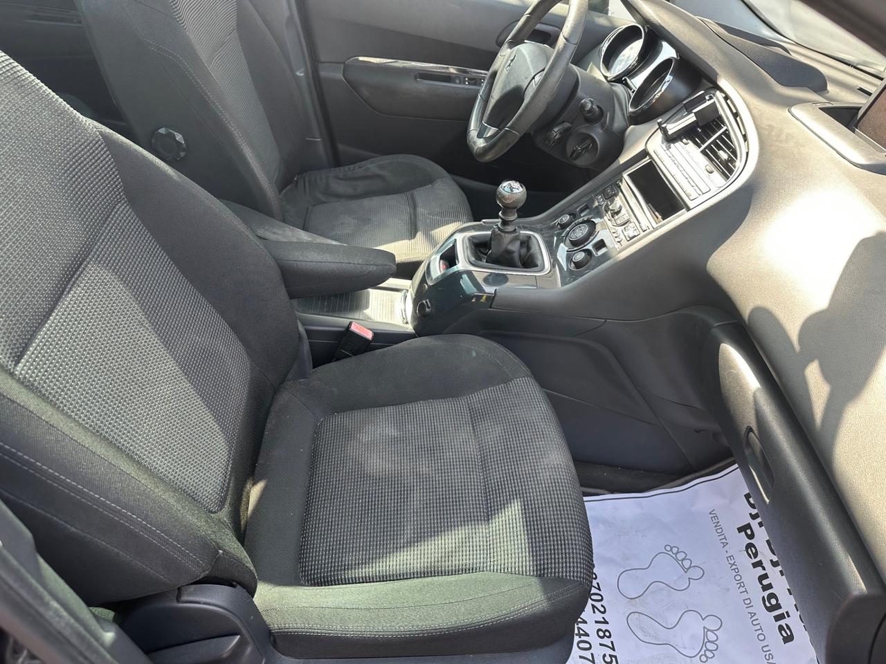 Peugeot 5008 1.6 HDi 110CV Féline