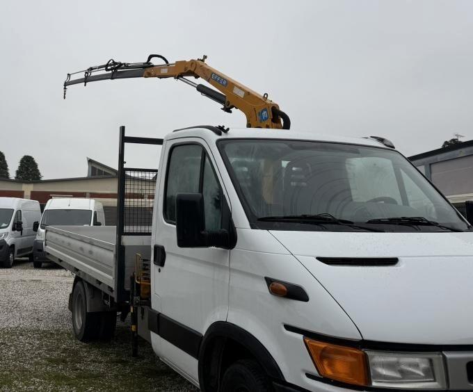 Iveco Daily 35C11A Cassonato con Gru