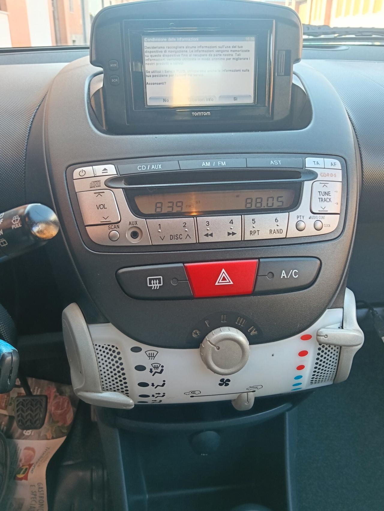 Toyota Aygo 1.0 12V VVT-i 5 porte Cool Soda Connect MMT